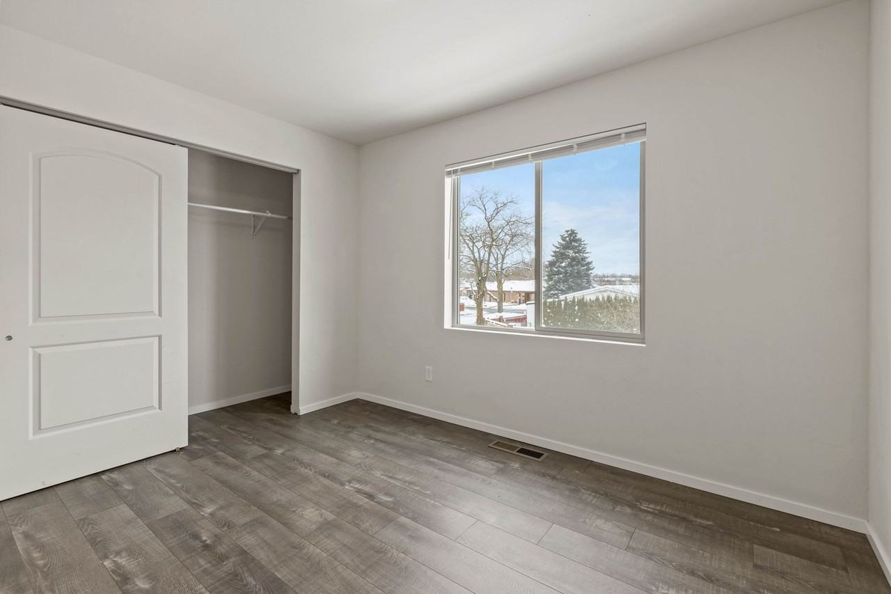 Lyons Townhomes - Photo 6 of 28