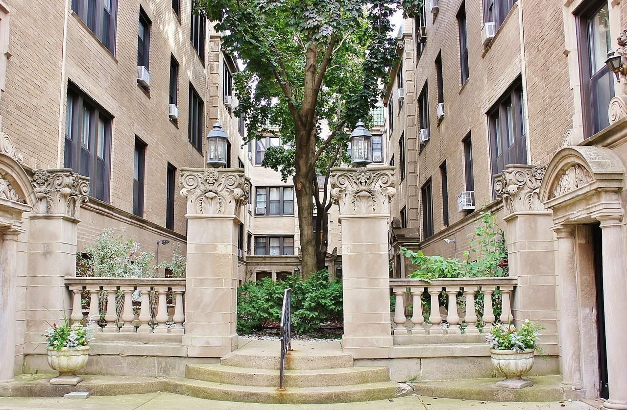 617-25 W. Melrose - Photo 3 of 6