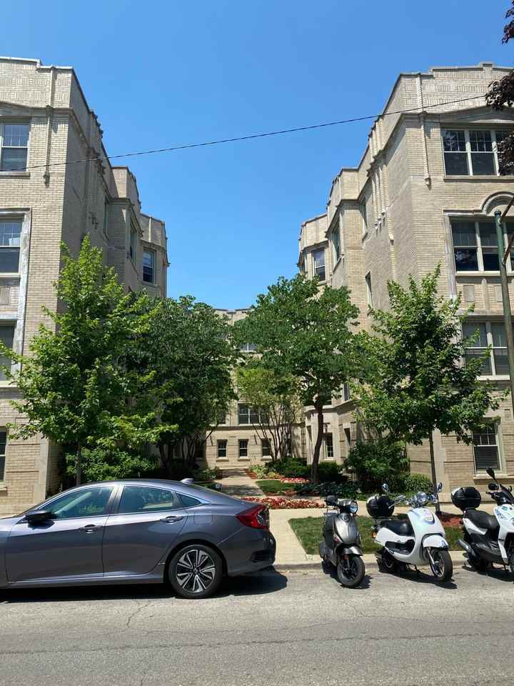 1446-1452 W Thorndale - Photo 3 of 4