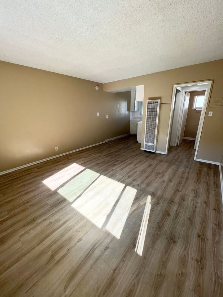 PRAIRIE - Photo 2 of 9