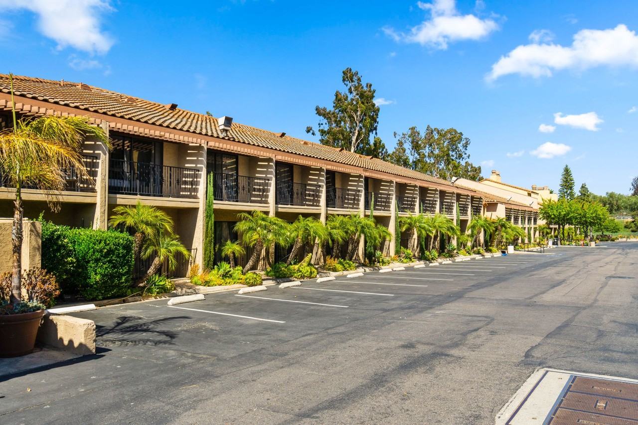 17065 W Bernardo Dr San Diego Ca 92127