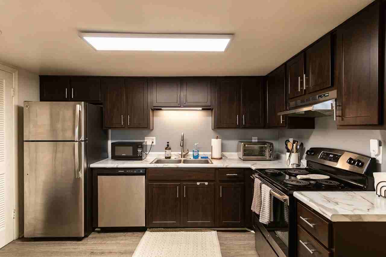 Carlton Scott Apartments - Photo 5 of 50