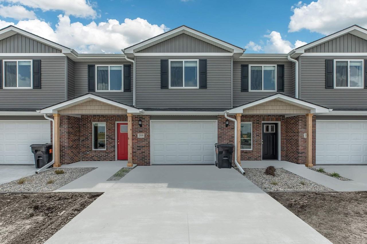 The Row Fremont- LOW-INCOME! - Photo 2 of 13