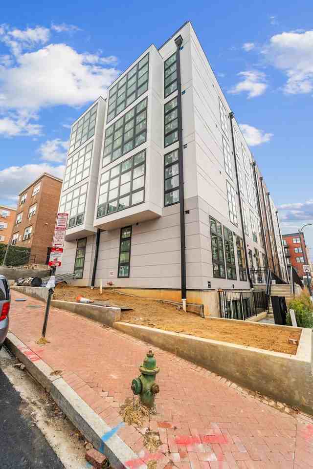 1417 Belmont St NW - Photo 3 of 4