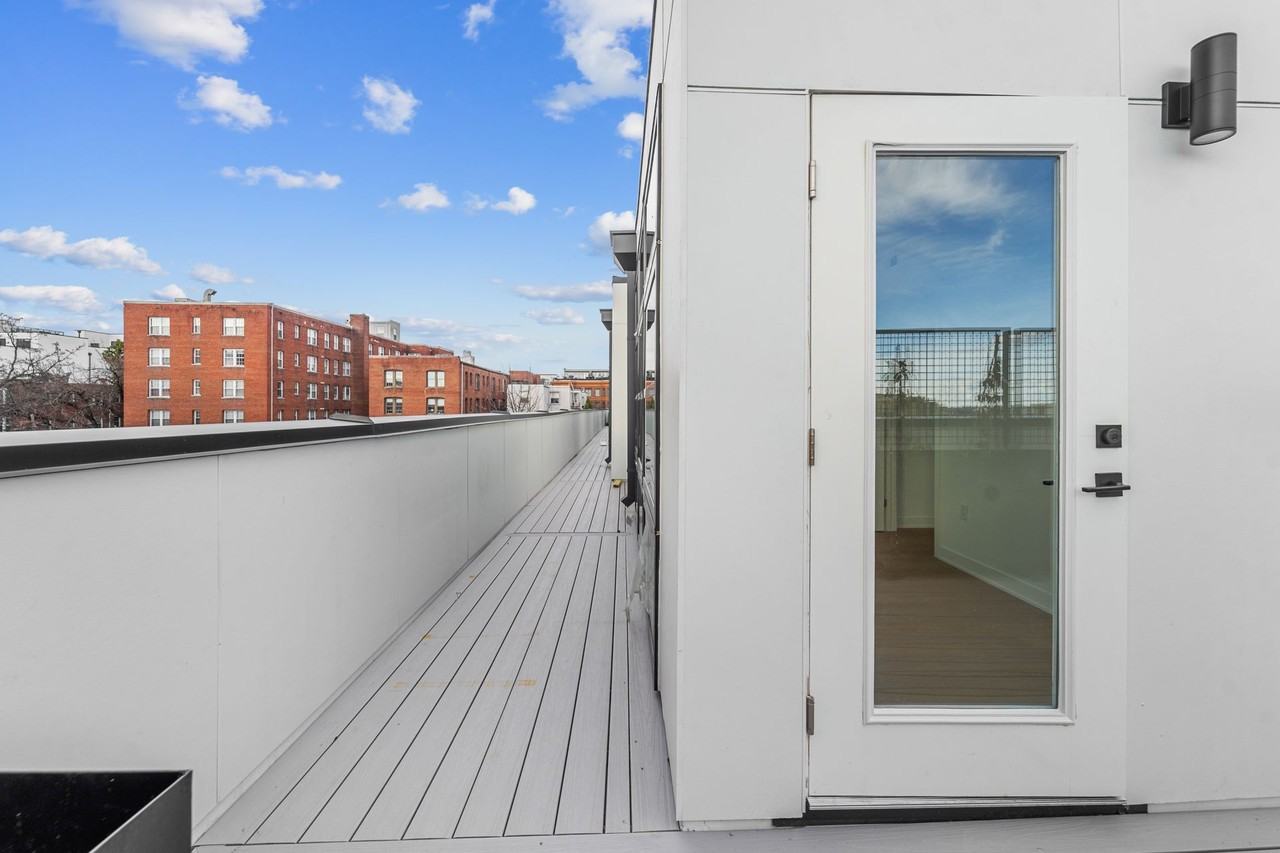 1417 Belmont St NW - Photo 4 of 4