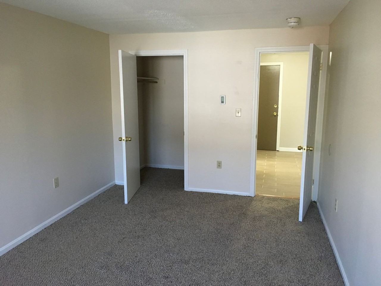 Water's Edge Apartments - Photo 2 of 12