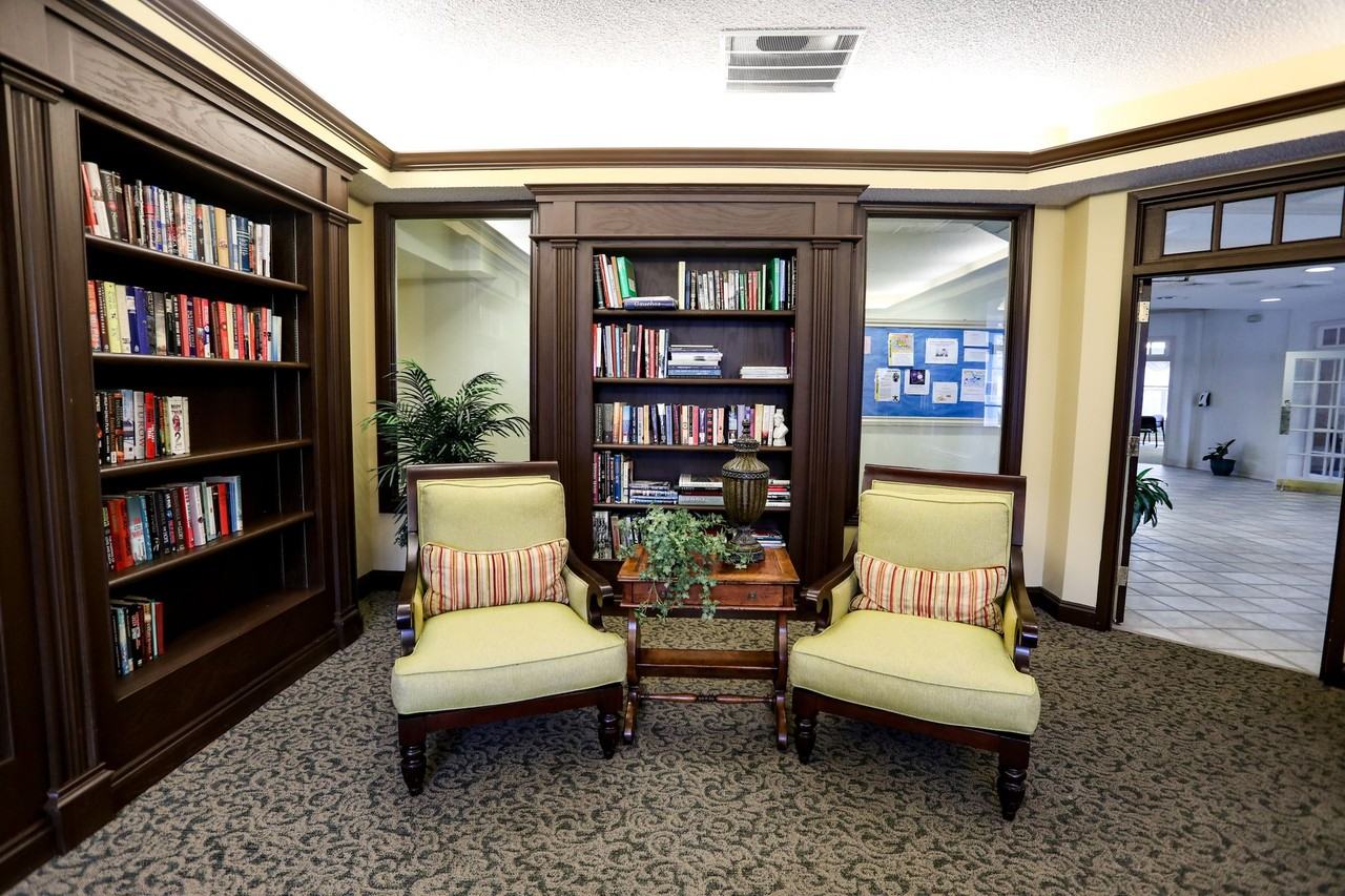 WESTON CLUB - Photo 3 of 50