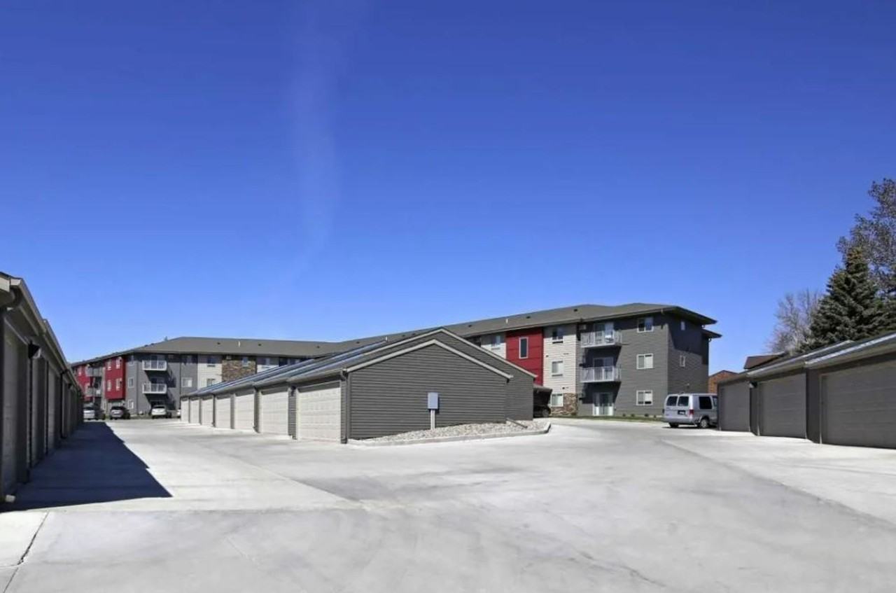 Veraway Apartments - Photo 3 of 24