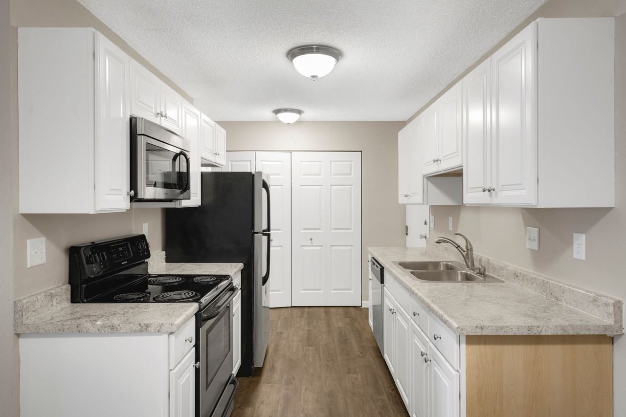 Hearthwood Apartments - Photo 4 of 26