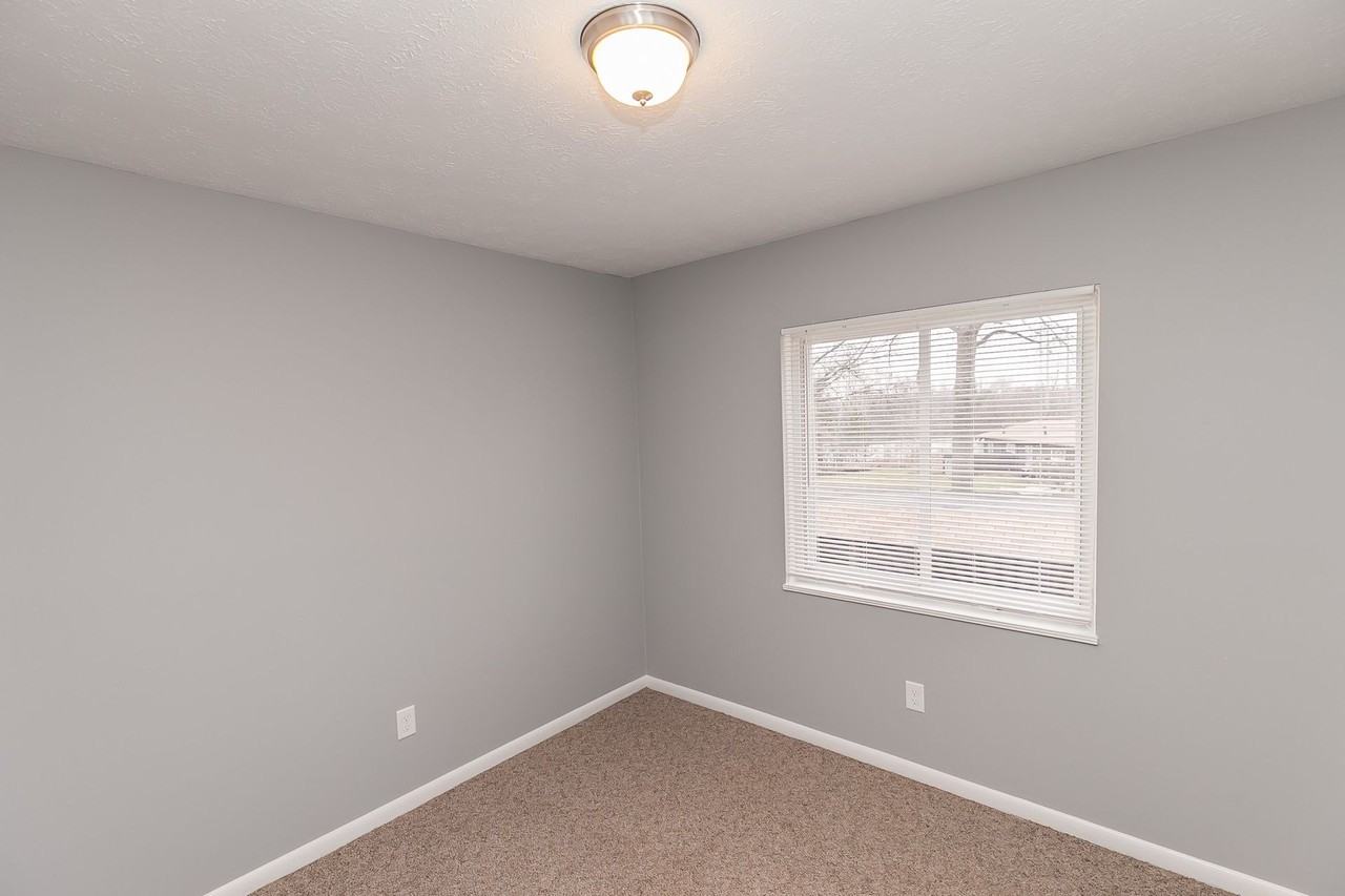 All 2 Bedroom Apartments 2 Story Building with 4 units each floor - Photo 5 of 34