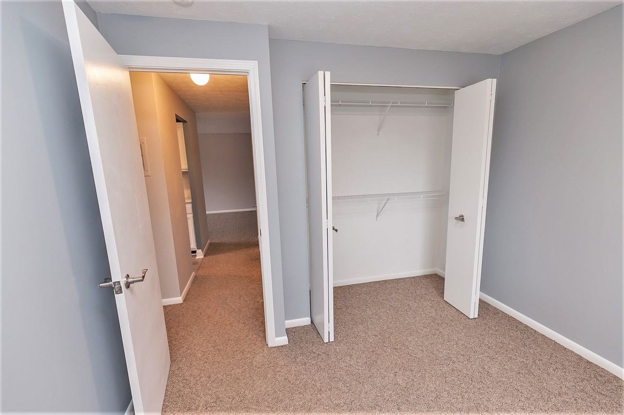 All 2 Bedroom Apartments 2 Story Building with 4 units each floor - Photo 6 of 34