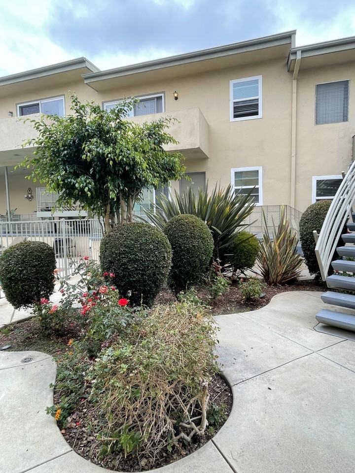 LUXURY LIVING AT AN AFFORDABLE PRICE - Photo 4 of 6