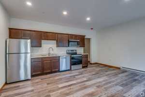 featured image of 426 N Oak Crest Dr