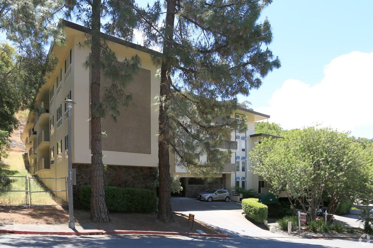 108 Professional Center Parkway - Photo 2 of 50