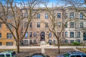 featured image of 3818 N Sheffield Ave