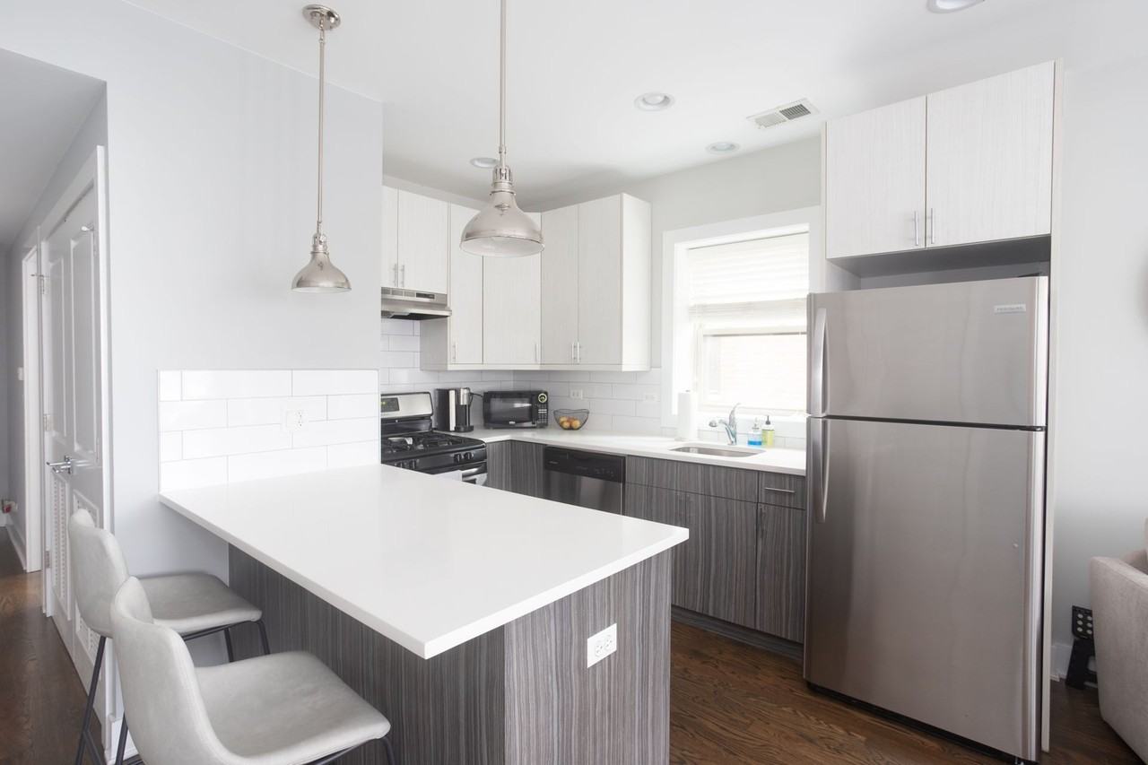 3915-21 N. Janssen - Photo 4 of 9