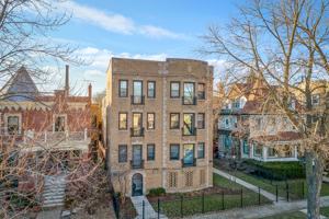 featured image of 4836 N Paulina St