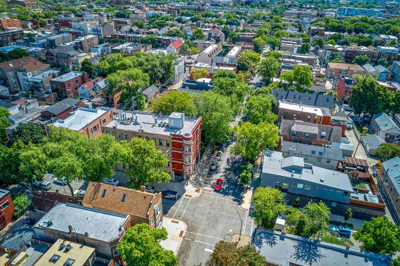 2047-49 N. Hoyne / 2057 W. Dickens - Photo 3 of 8