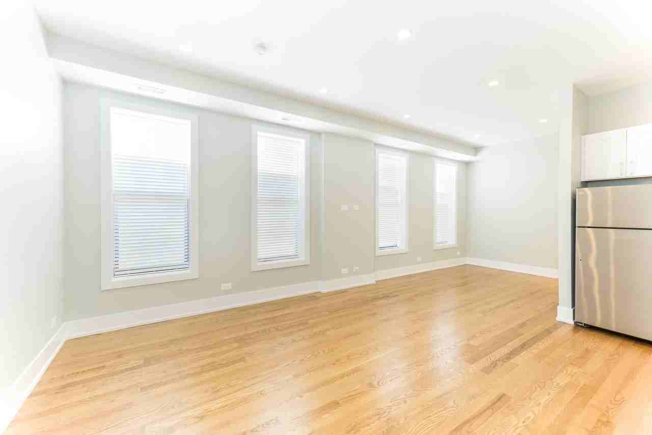 2047-49 N. Hoyne / 2057 W. Dickens - Photo 4 of 8