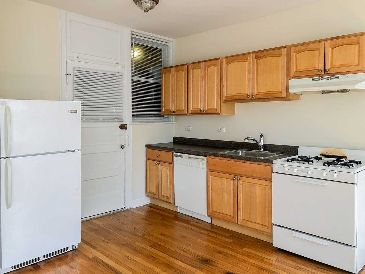 5208-14 N. Damen / 2000-10 W. Foster - Photo 5 of 9