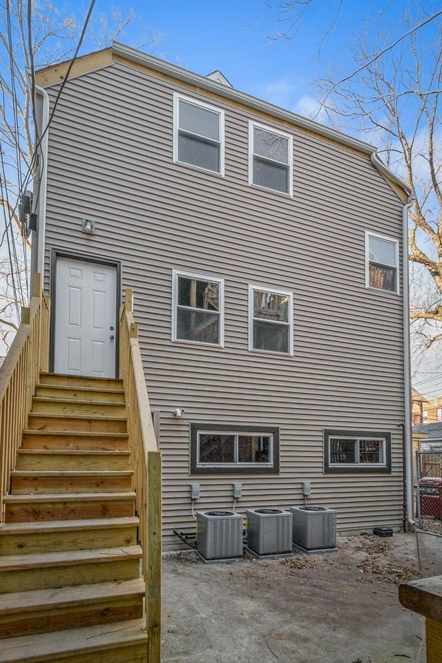 3350 N. Kenmore - Photo 3 of 11