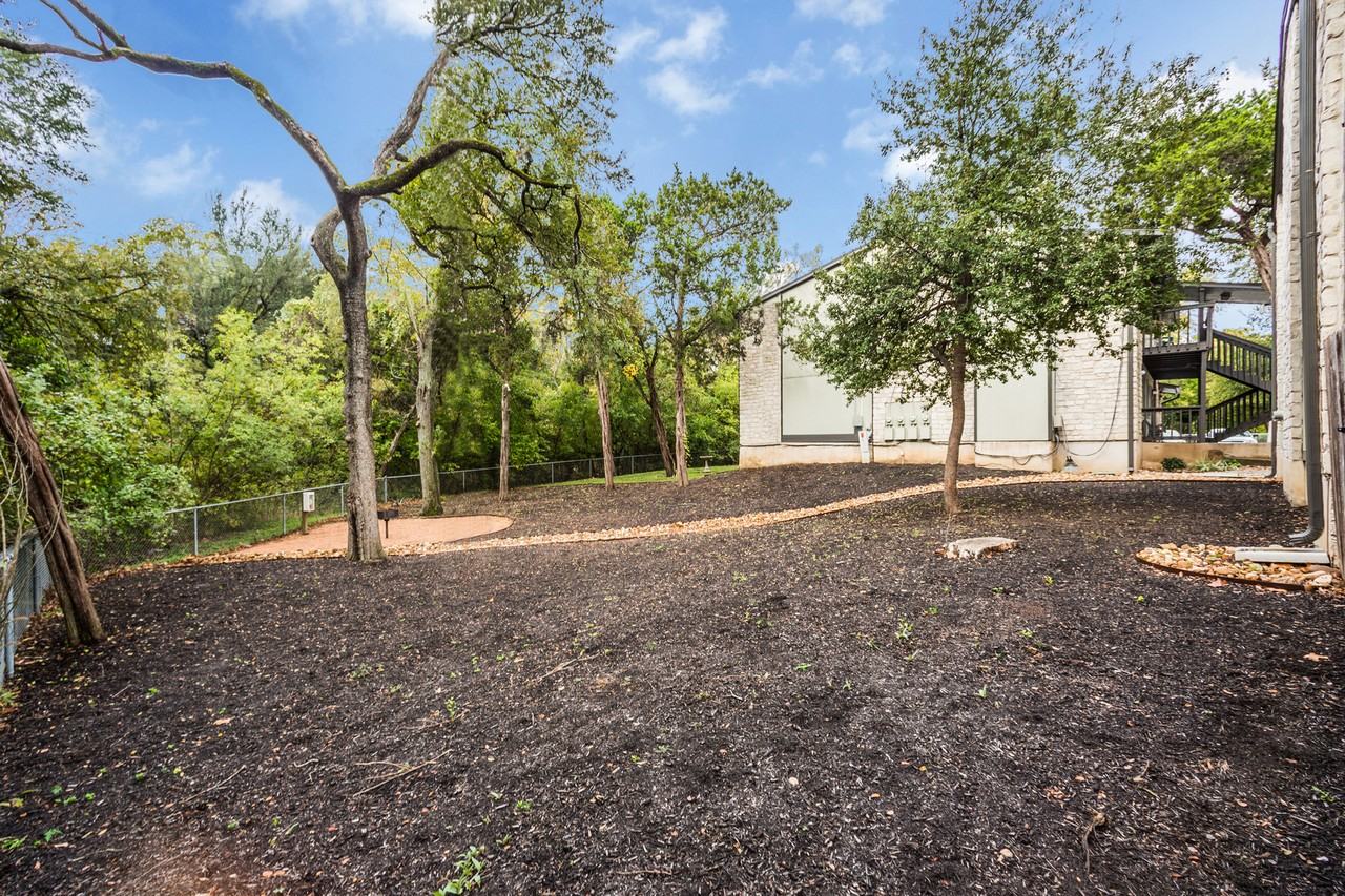 Valley View - Photo 3 of 9