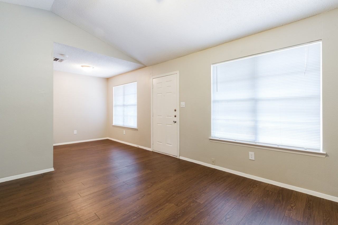 Valley View - Photo 6 of 9