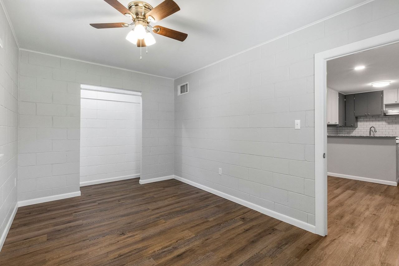 Washington Ave - Photo 4 of 16