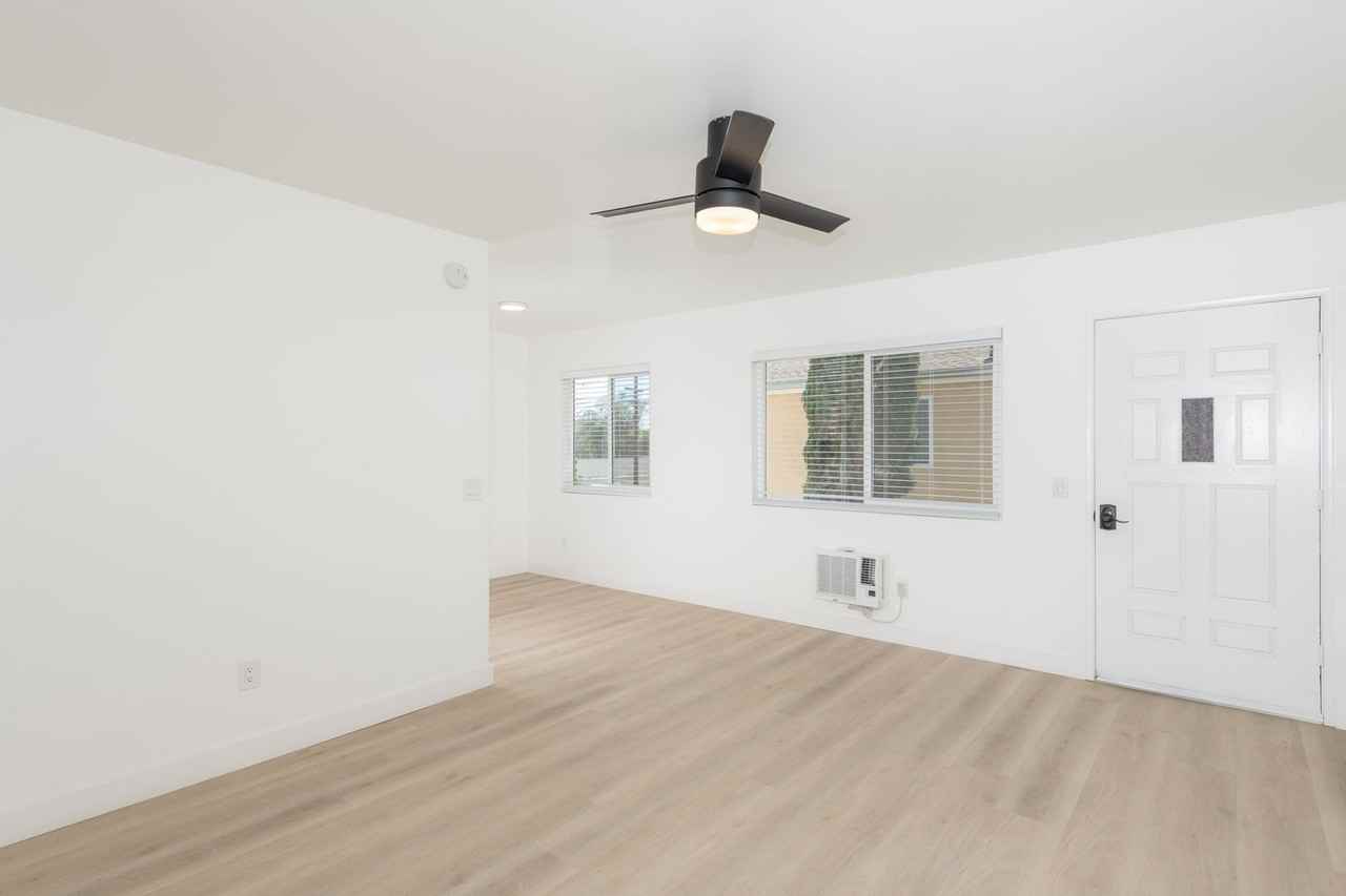 Ivy Street - Photo 3 of 10