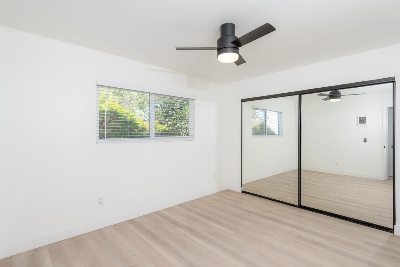 Ivy Street - Photo 5 of 10