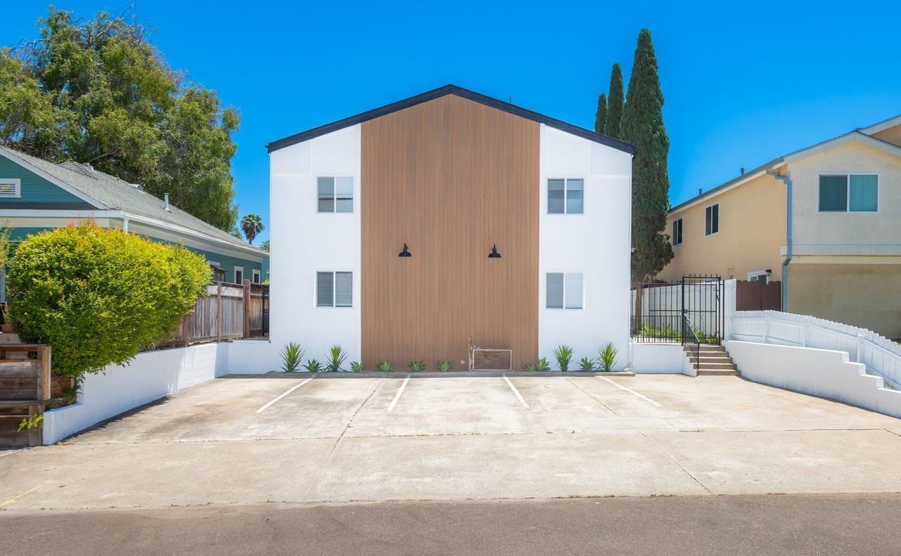 Ivy Street - Photo 6 of 10