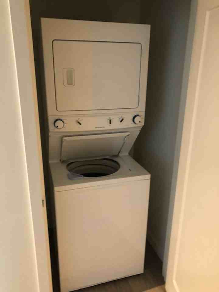 1 MONTH FREE RENT! $0 DEPOSIT W/ APPROVED CREDIT - Photo 5 of 9