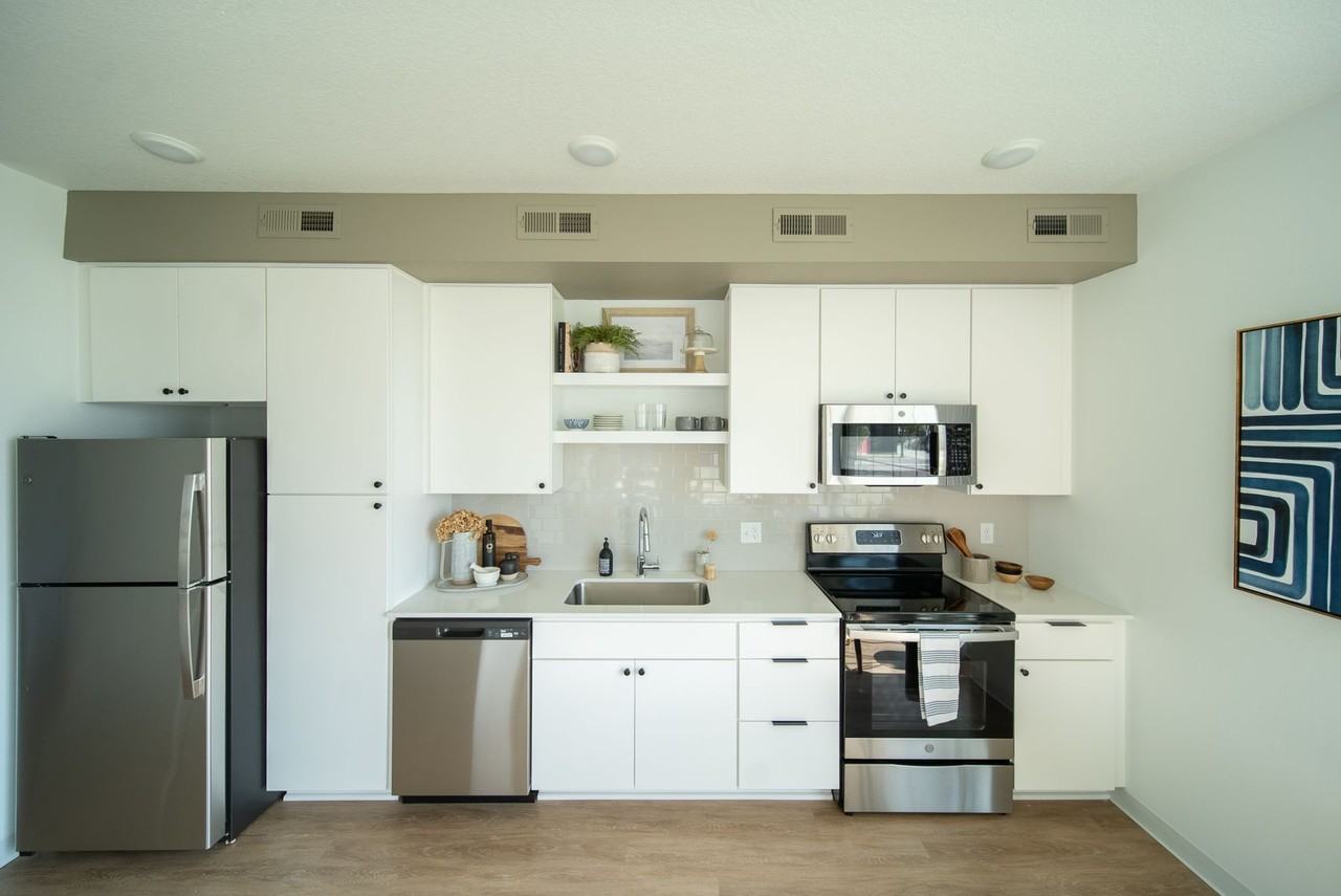 District Lofts Apartments - Photo 3 of 9