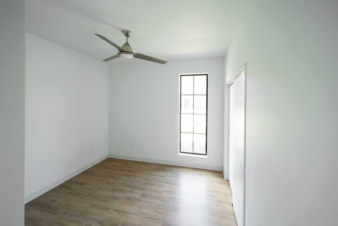 District Lofts Apartments - Photo 6 of 9