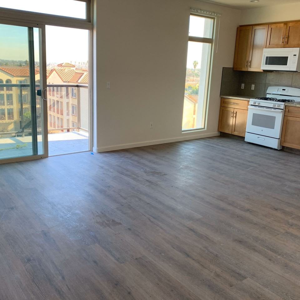 Crenshaw Village Luxury Apartments - Photo 3 of 9