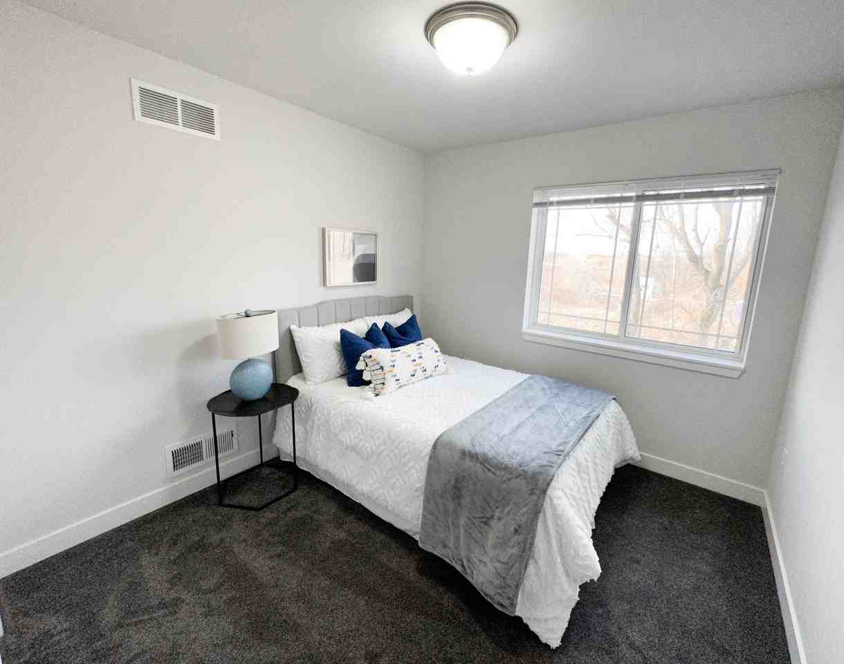 1331 N Windsor Ave - Photo 4 of 49