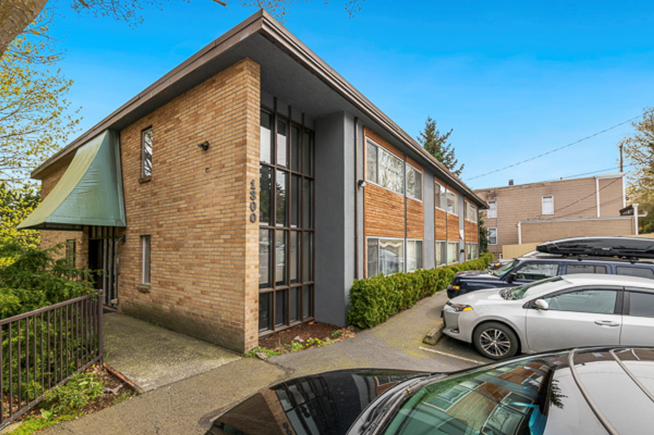 Charlemagne Apartments - Photo 3 of 3