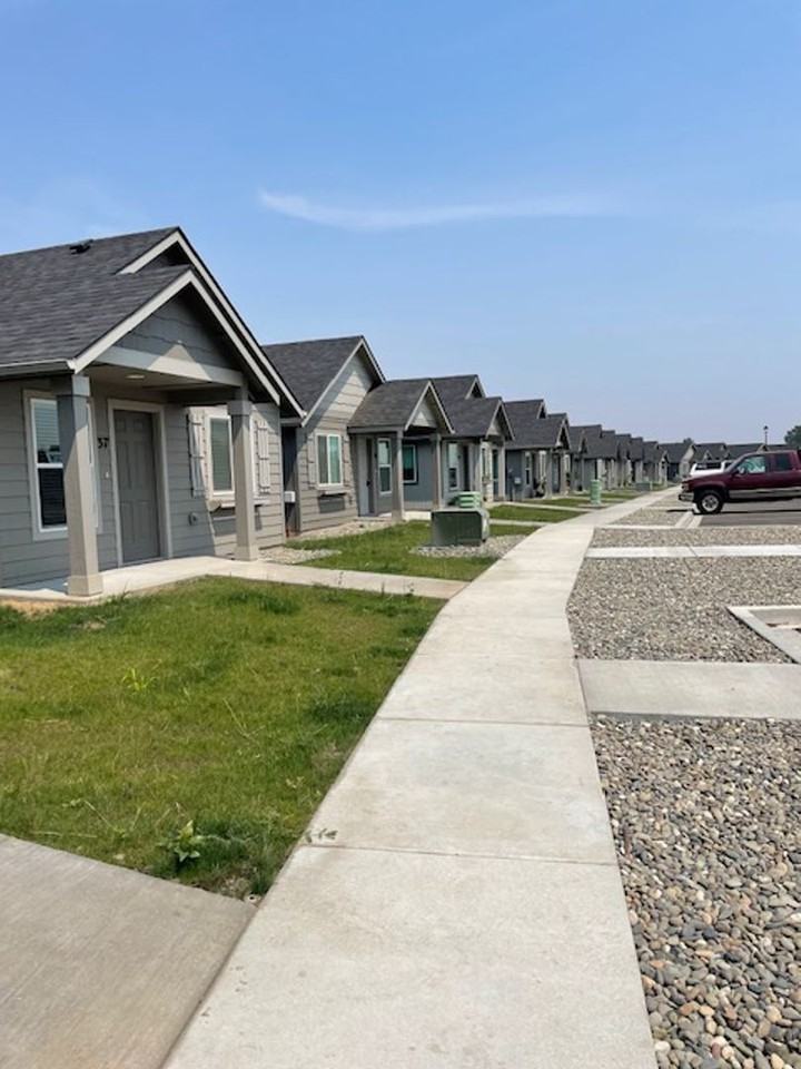 Cottages at the Aquatic Center - Photo 2 of 24