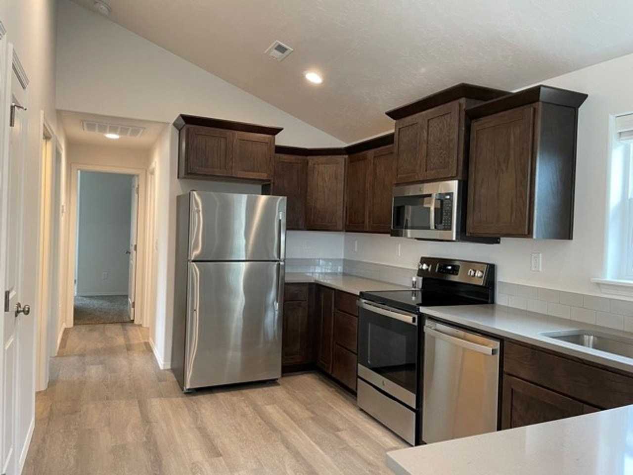 Cottages at the Aquatic Center - Photo 3 of 24