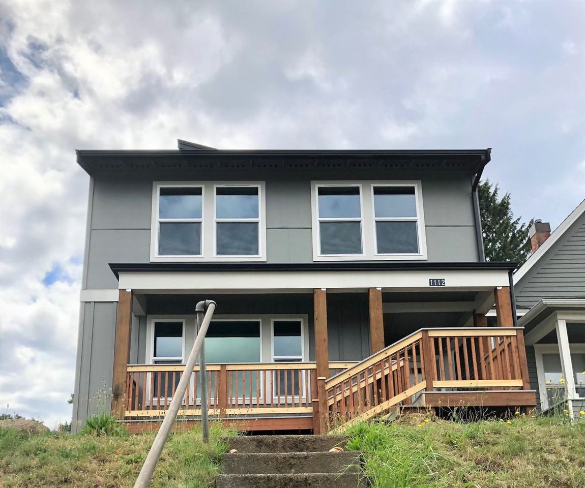 1112 E Maple Street - Photo 2 of 8