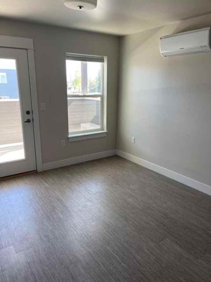 College Station Apartments - Photo 3 of 3