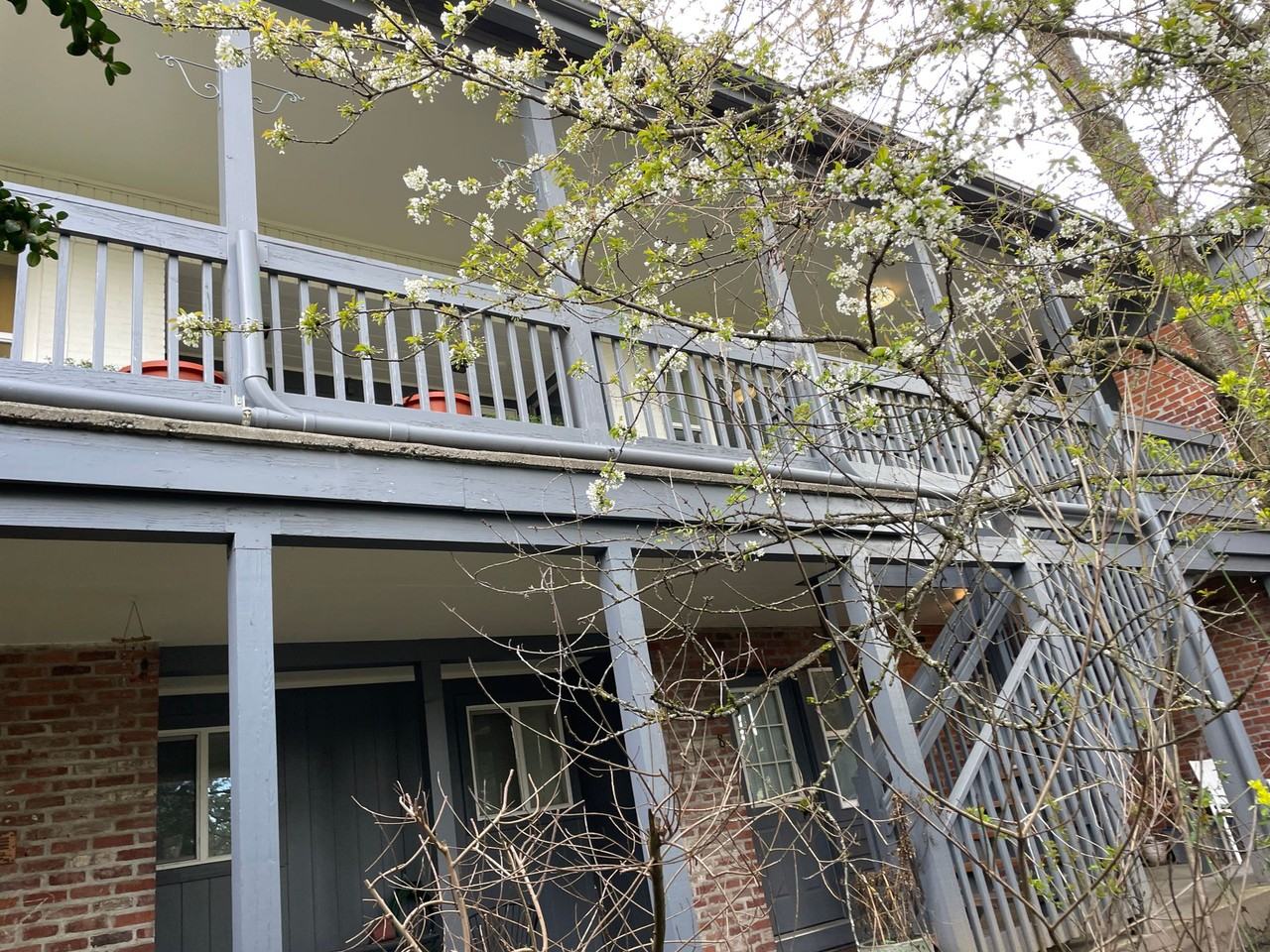 Vista Manor - Photo 3 of 5