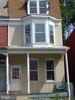 featured image of 615 W Locust St #1