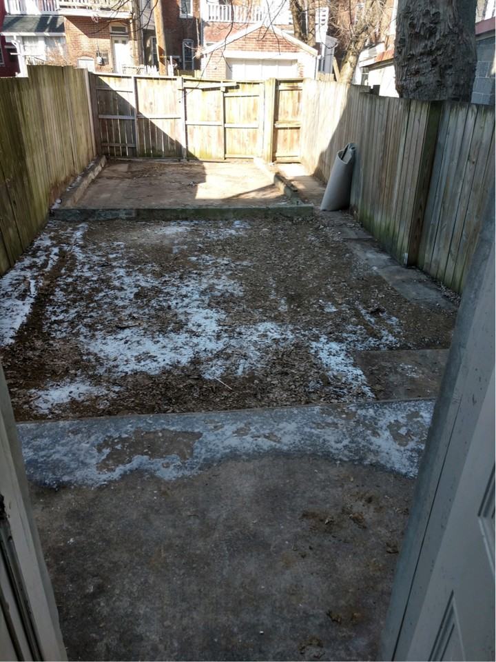 615 W Locust St #1 - Photo 3 of 28