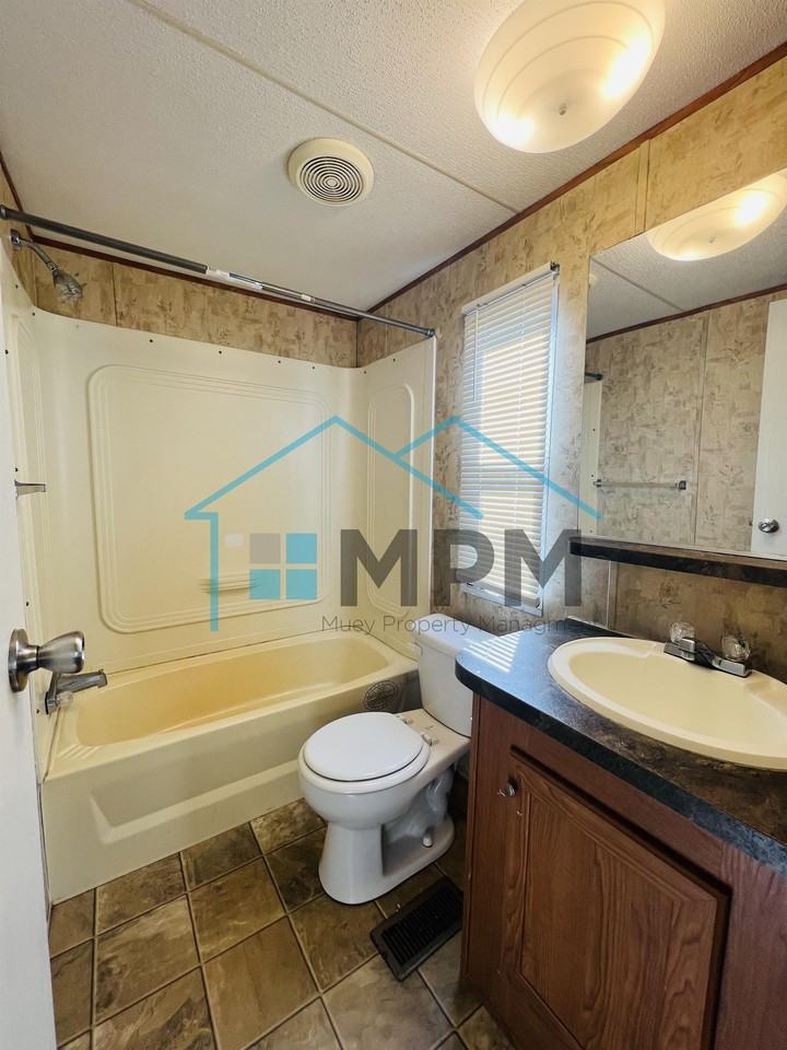 303 Bryan St #1 - Photo 7 of 11