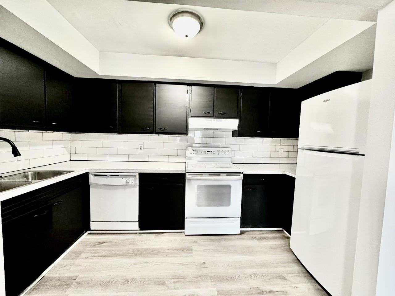 817 East Turner Street211 - Photo 2 of 10