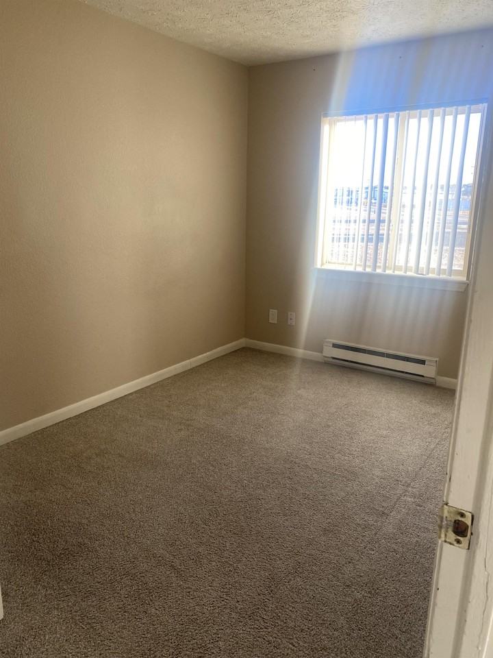 488 S Gilbert St #488D - Photo 6 of 22