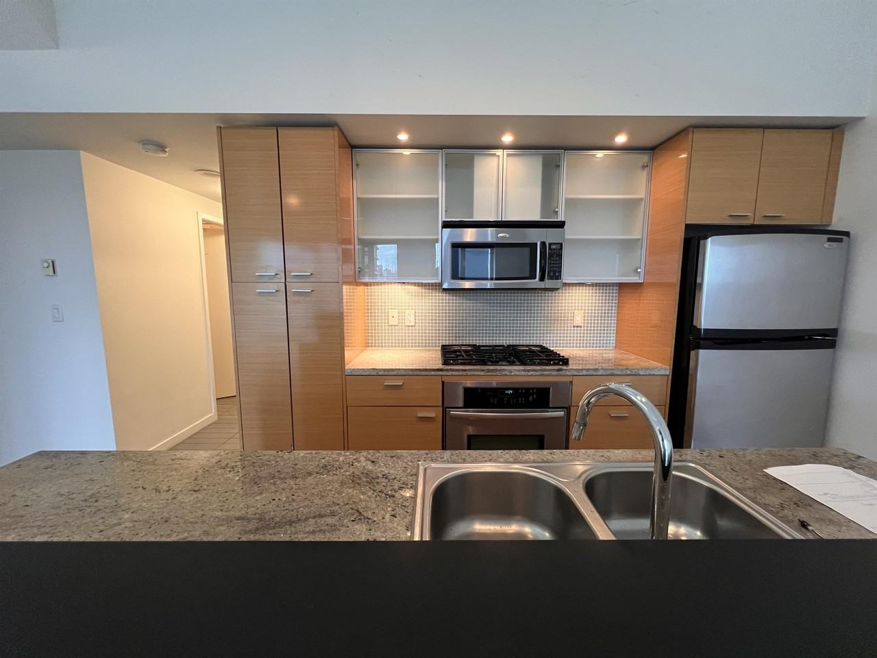 29 0603-29 Smithe Mews #0603 - Photo 2 of 18