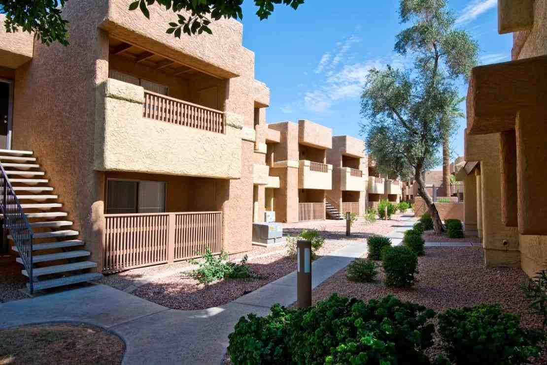 4530 East Mcdowell Road - Photo 7 of 11