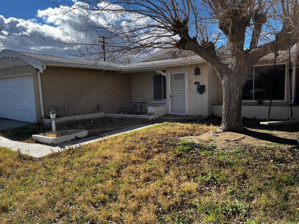 44043 Date Ave - Photo 2 of 11